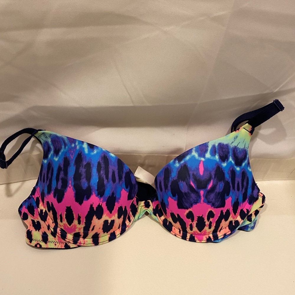 Victoria’s Secret PINK Wear Everywhere Push-up 34A
